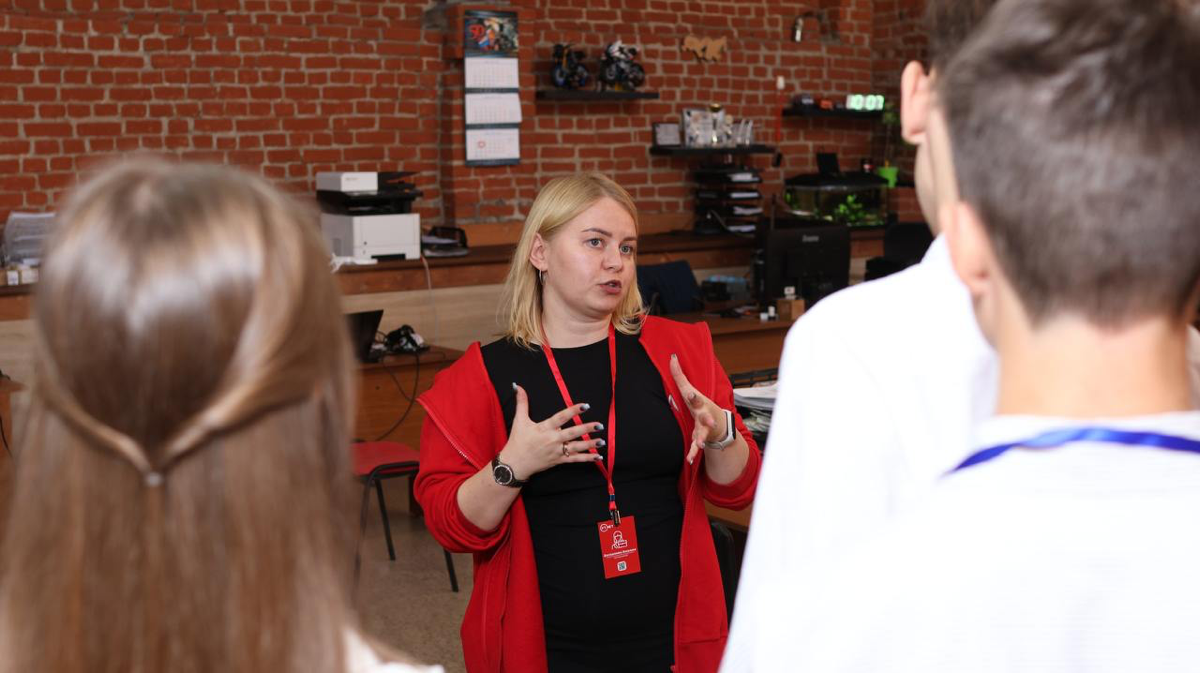 Вчера я побывала на крутом мероприятии "День с предпринимателем" в рамках работы с молодежью "РосМолодежь" и компании FTNet! 🤩
Наши спикеры – Сергей Леонидов, основатель компании, Ольга Подколодная, р... | Сетка — социальная сеть от hh.ru