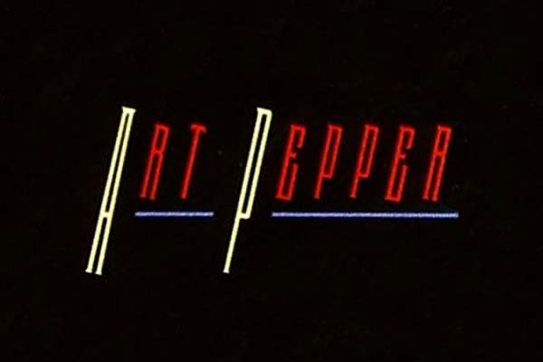 Коллекция аутентичного ретро леттеринга с афиш популярных музыкантов ХХ века  
В коллекции больше сотни примеров в разных стилях и техниках: https://reaganray.com/2020/09/22/jazz-lettering | Сетка — социальная сеть от hh.ru