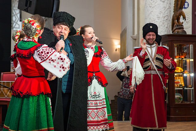 💥На ВДНХ пройдет фестиваль «Золотой гранат»
26 октября с 10:00 до 20:00
В программе:
✔️Выставка национального костюма
✔️Концертная программа
✔️Творческие мастер-классы
✔️Дегустация спелых гранатов
⏭️В... | Сетка — социальная сеть от hh.ru