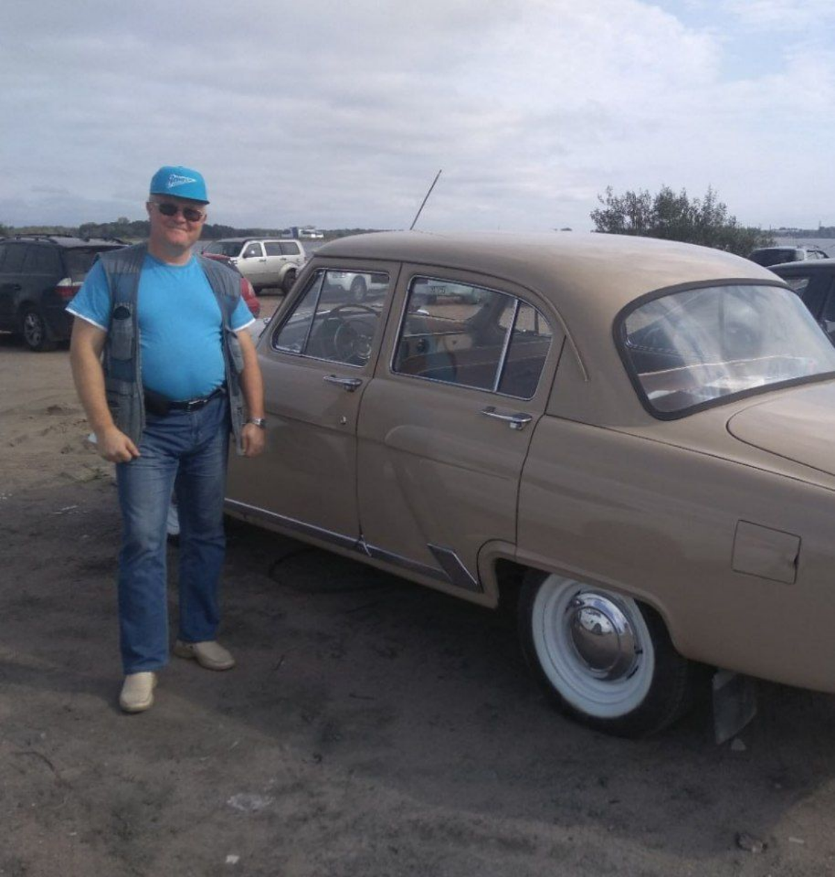 За рулем с детства: история о любви к машинам  
День автомобилиста - это праздник для всех, кто любит свободу дороги, мощь мотора и запах новизны | Сетка — социальная сеть от hh.ru