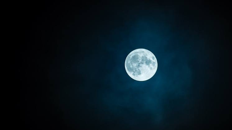 🌑 Бобровую луну можно будет увидеть с 15 по 16 ноября
Она приблизится к Земле на расстояние всего 357 428 км.Название произошло от периода года — тогда же бобры строят плотины и готовят жир к зиме | Сетка — социальная сеть от hh.ru