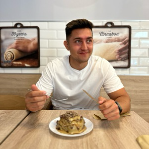Айнур Закиров