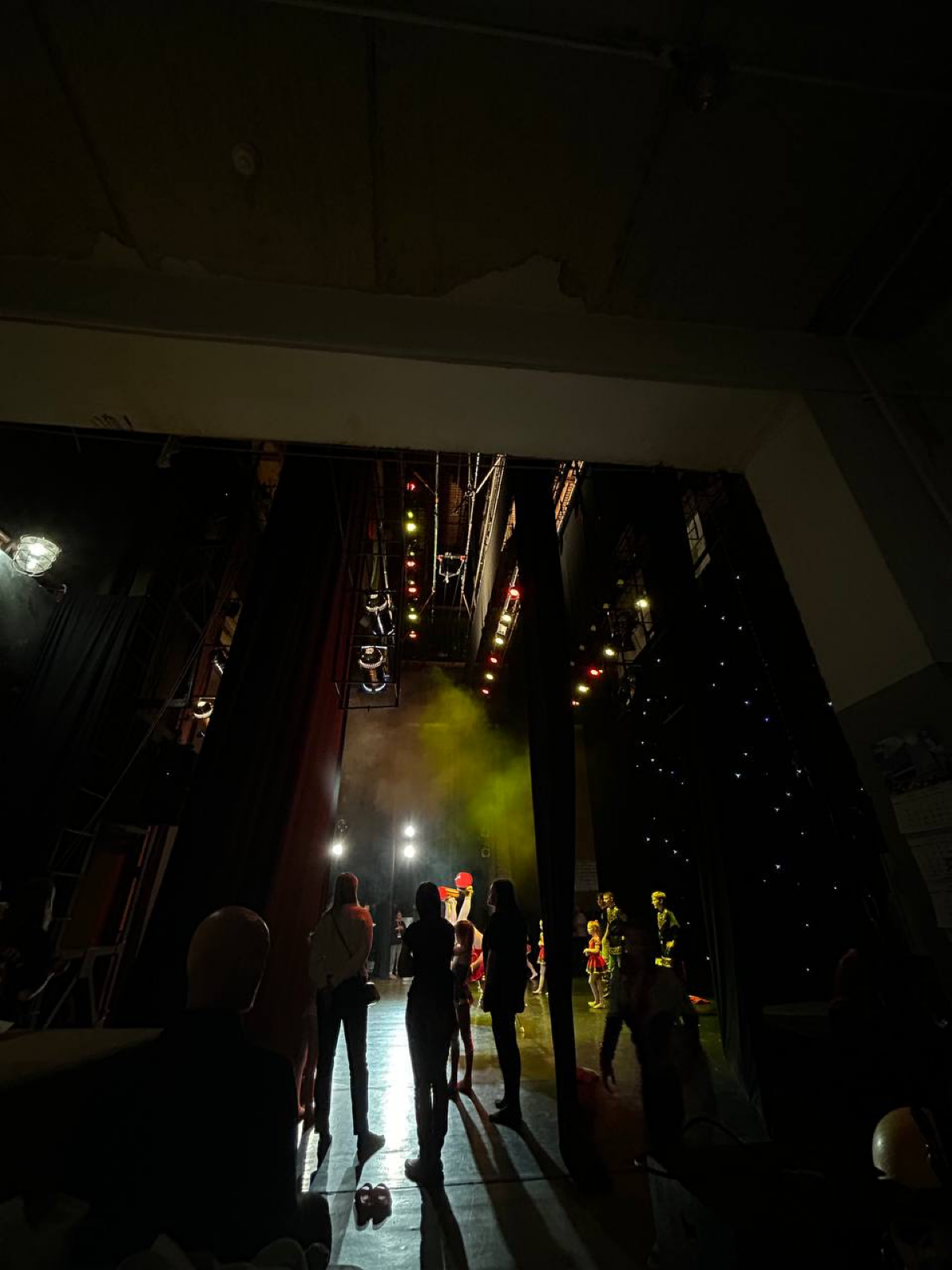 Побывал на Цирковом фестивале. В жюри были такие люди, как Аскольд и Эдгард Запашные
#цирк
#фестиваль
#цирковойфестиваль
#режиссура
#денисзахаров
#режиссёрденисзахаров | Сетка — социальная сеть от hh.ru