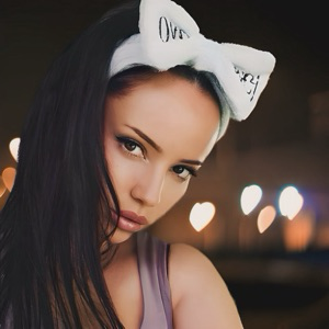 Diana Mir