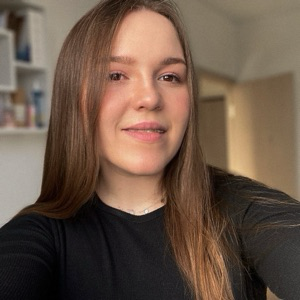 Арина Полозова