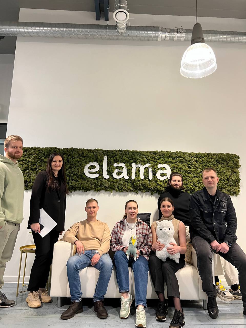 Как мы ходили на экскурсию в офис eLama 🦙
В прошлую пятницу мы, с нашим бизнес-клубом руководителей digital-агентств, ходили в офис компании eLama в СПб | Сетка — социальная сеть от hh.ru