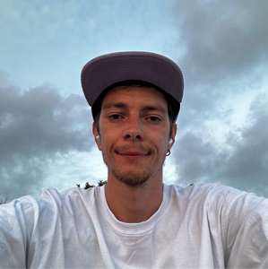 Юрий Романов