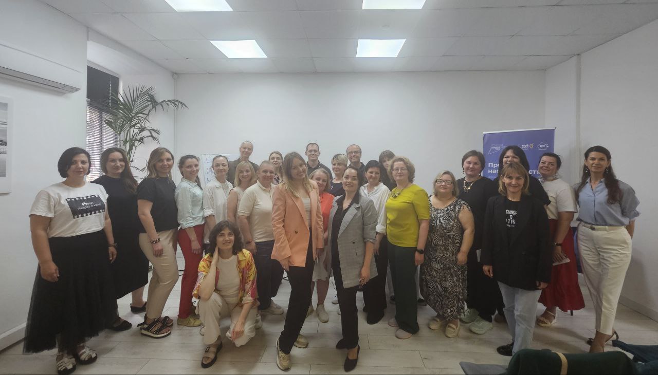 Отзыв ❤️
Такой отзыв заставляет задумываться, как ты можешь влиять на чью-то жизнь...
Ты просто делаешь свою работу: ведёшь тренинг, выступаешь, ведёшь канал.. | Сетка — социальная сеть от hh.ru