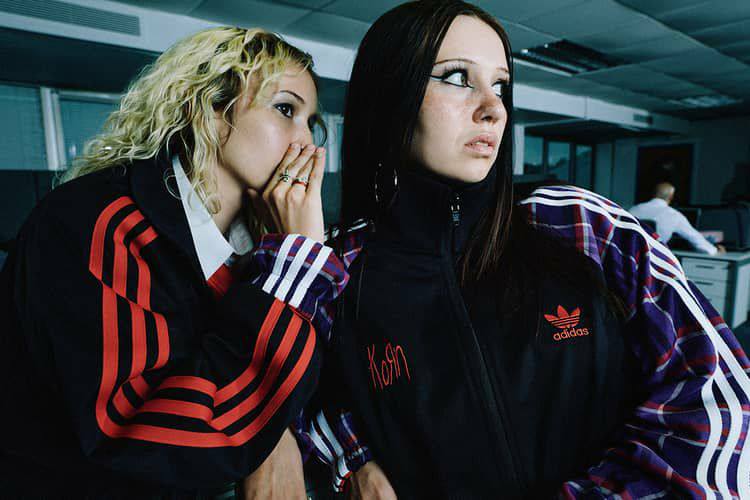 Adidas и рок-группа KoRn выпустили коллекцию в честь 30-летия дебютного альбома группы. Это уже третья коллаборация брендов | Сетка — социальная сеть от hh.ru