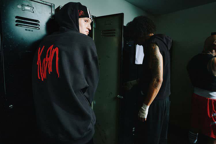 Adidas и рок-группа KoRn выпустили коллекцию в честь 30-летия дебютного альбома группы. Это уже третья коллаборация брендов | Сетка — социальная сеть от hh.ru