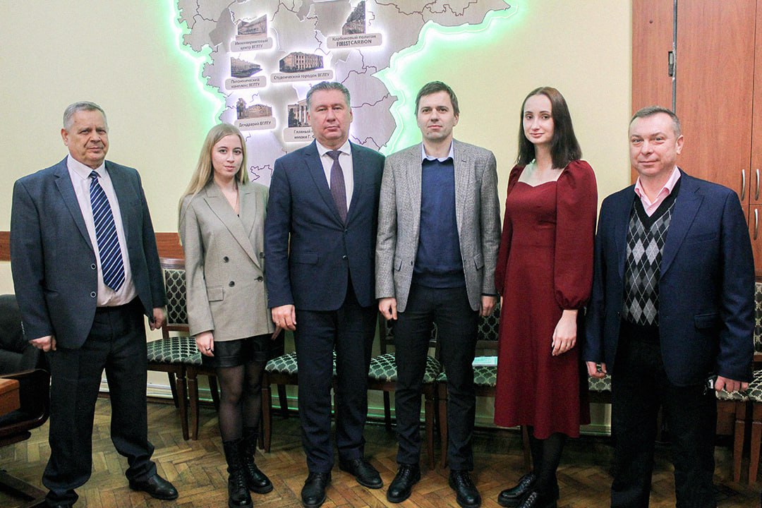 🤝 Навстречу молодым кадрам
Накануне делегация компании «Хавейл», в которую вошли руководитель департамента технического обслуживания оборудования завода Сергей Онуфриев, эксперт по работе со студентам... | Сетка — социальная сеть от hh.ru