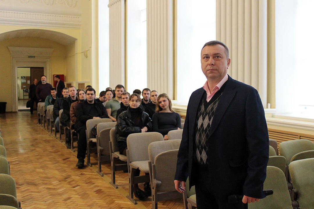 🤝 Навстречу молодым кадрам
Накануне делегация компании «Хавейл», в которую вошли руководитель департамента технического обслуживания оборудования завода Сергей Онуфриев, эксперт по работе со студентам... | Сетка — социальная сеть от hh.ru