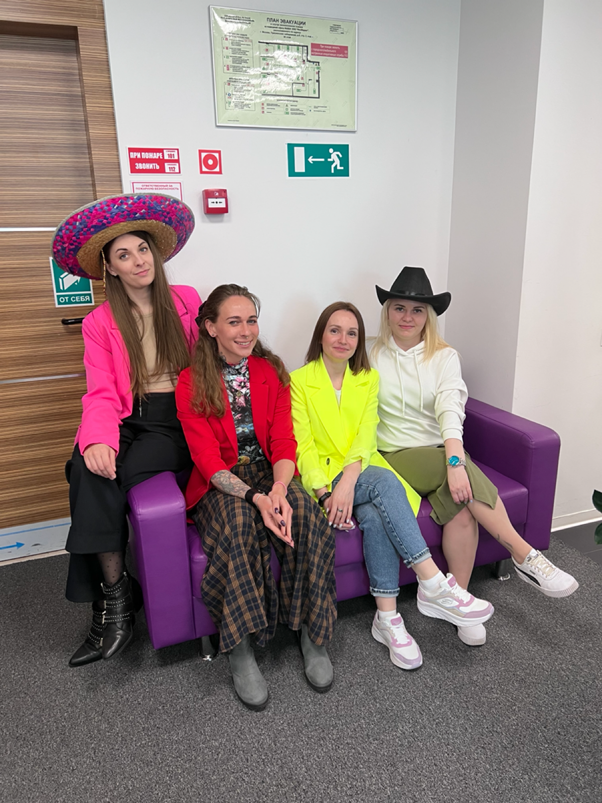 👋 Привет, мои любимые HR-профессионалы!
Сегодня хочу поговорить о важности нетворкинга и профильных сообществ | Сетка — социальная сеть от hh.ru