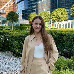 Юлия Хлопотина