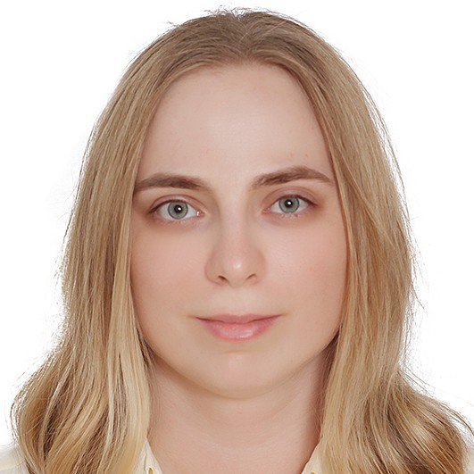 Яна Светличная