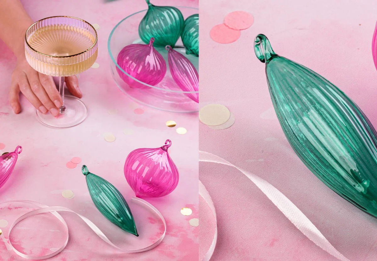 Ура, мы запустили продажу придуманных нами ёлочных игрушек Чуть Чуда!  
Сейчас действует специальный промокод START на chutchuda.ru ⭐️ | Сетка — социальная сеть от hh.ru