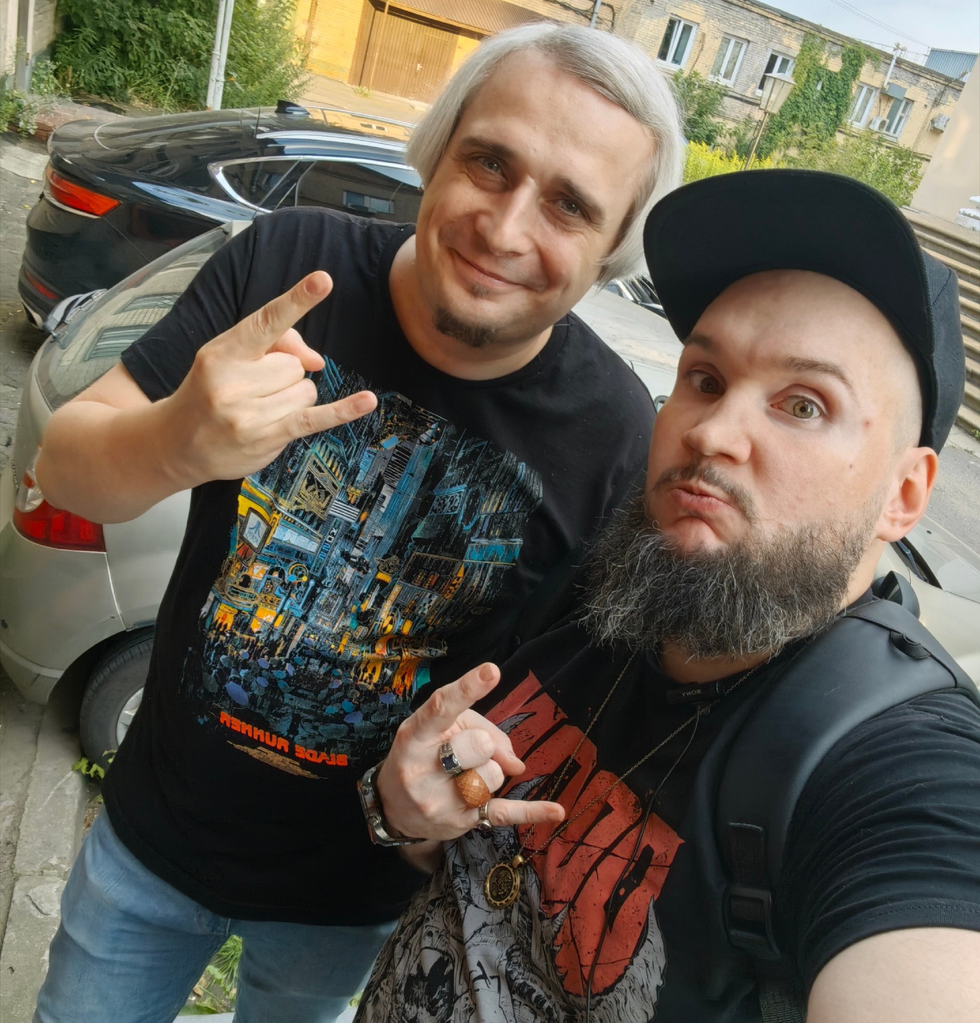 Виктор Карасев — блогер, создатель и ведущий проекта «Уютный подвальчик», рассказывающий про ретроигры (история видеоигр, игровой техники, консолей и не только) | Сетка — социальная сеть от hh.ru