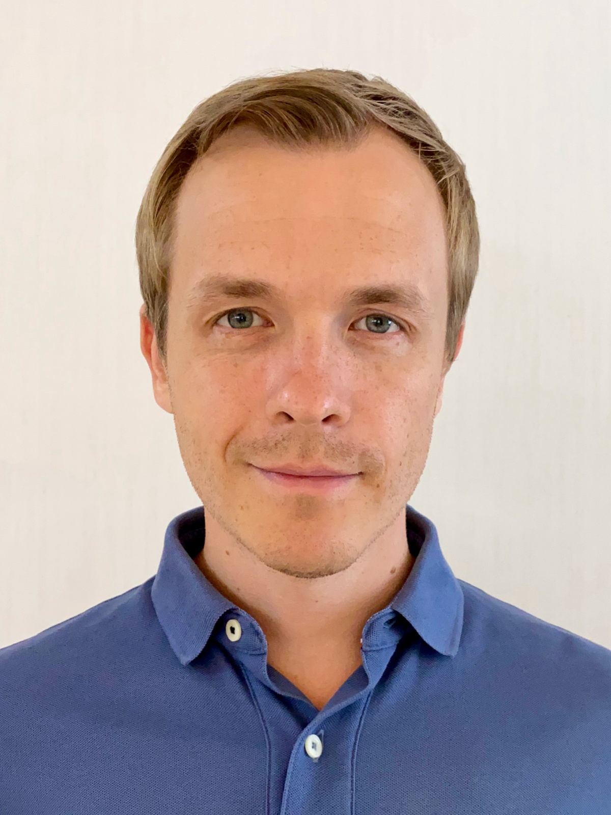 Антон Шефов