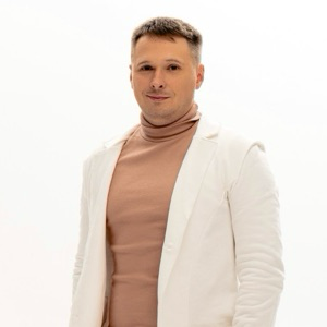 Антон Парамонов