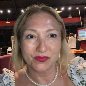 Ирина Aкарова