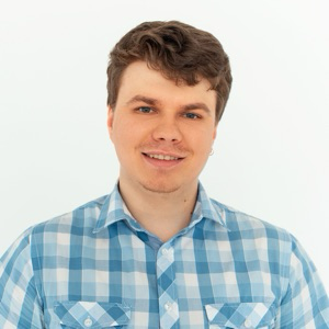 Максим Николаев