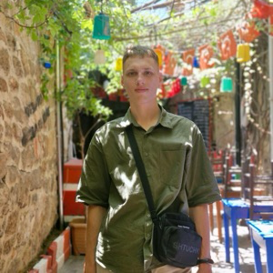 Григорий Лесников