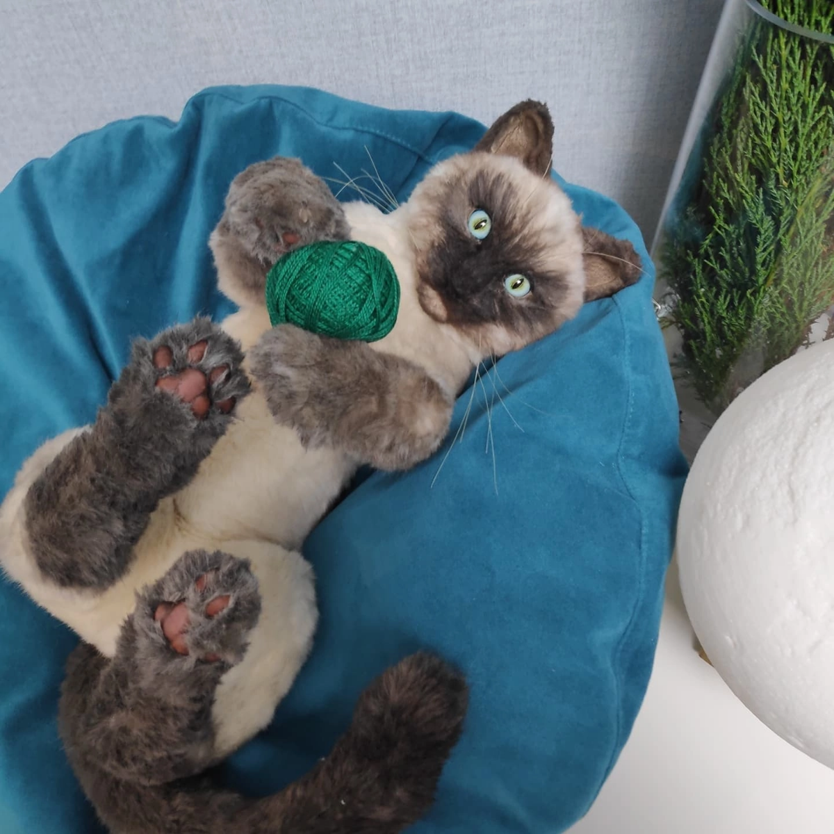 Собственно, одна из работ созданная в смешанной технике.  
Коллекционная игрушка ручной работы.  
#коллекционнаяработа #игрушка #ручнаяработа #artdoll | Сетка — социальная сеть от hh.ru