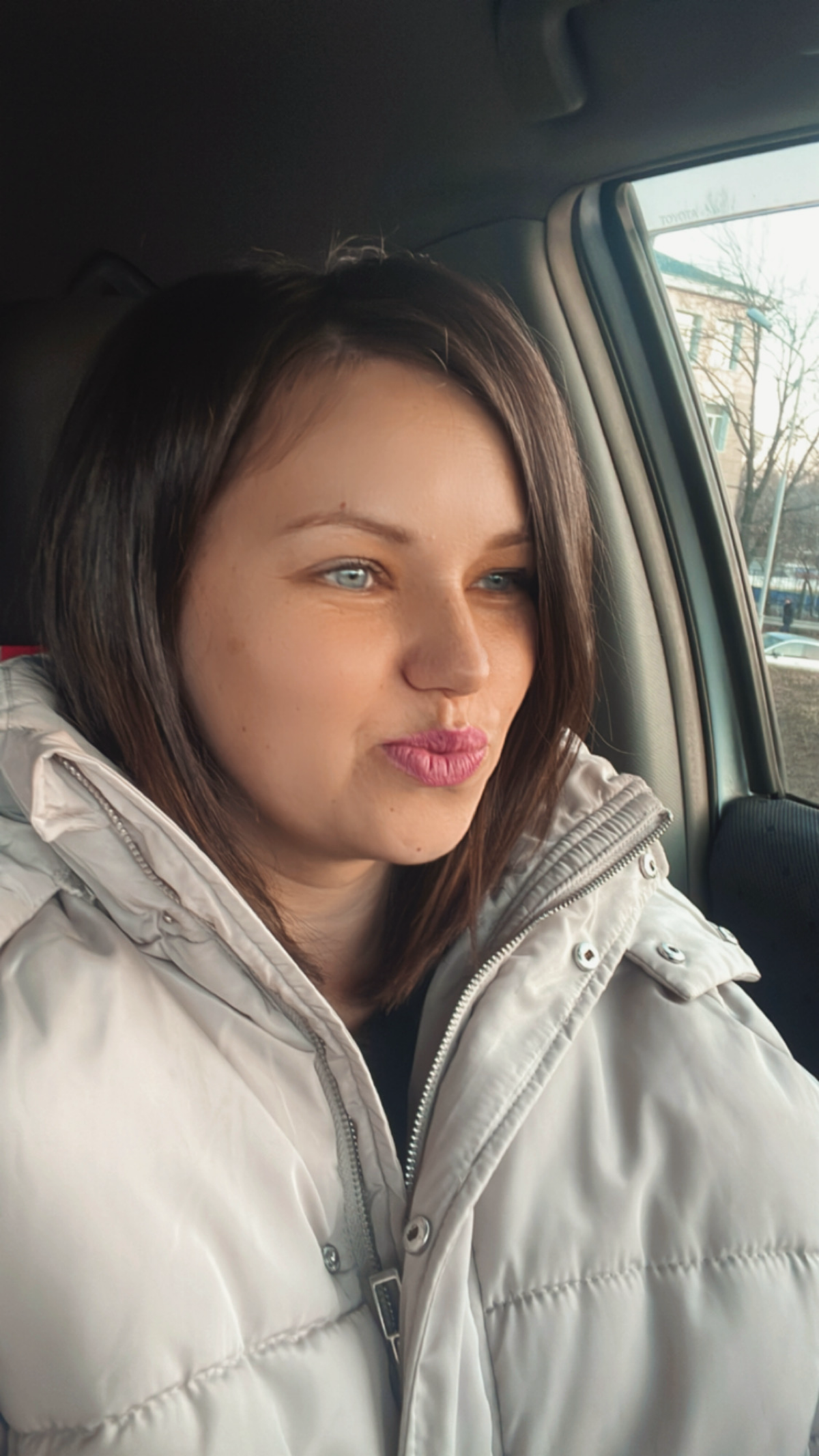 Всем привет 😍
Меня зовут Оксана и я твой будущий бухгалтер на аутсорсинге.
Почему ????
Да потому что Я:
1. Работаю с любыми регионами. Могу быть на связи 24/7
2 | Сетка — социальная сеть от hh.ru