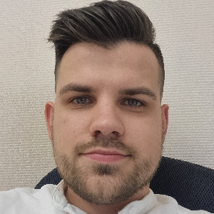 Артем Семенишин