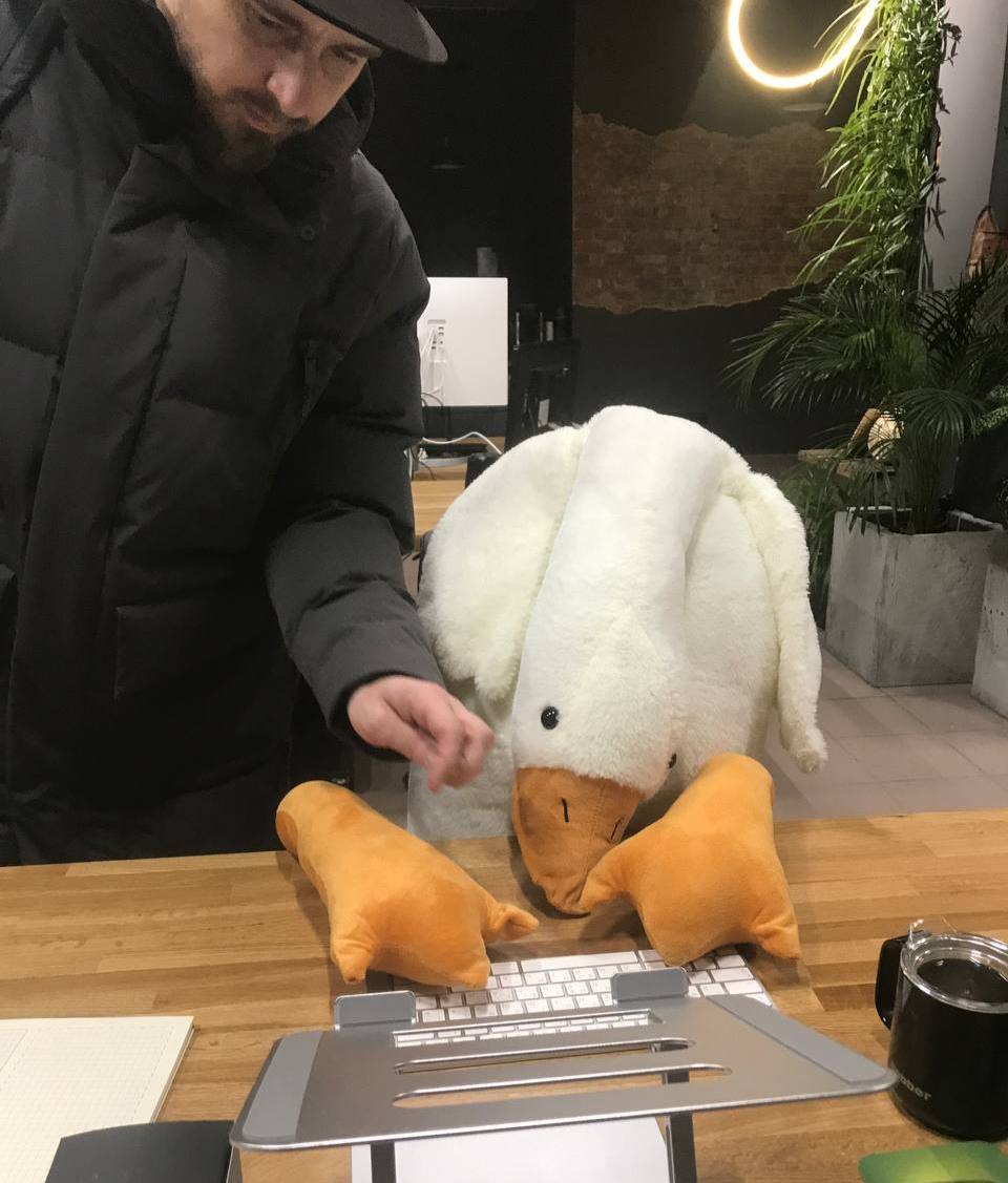 Когда бренд продюсер ушел в отпуск, а ты остался 💔 | Сетка — социальная сеть от hh.ru