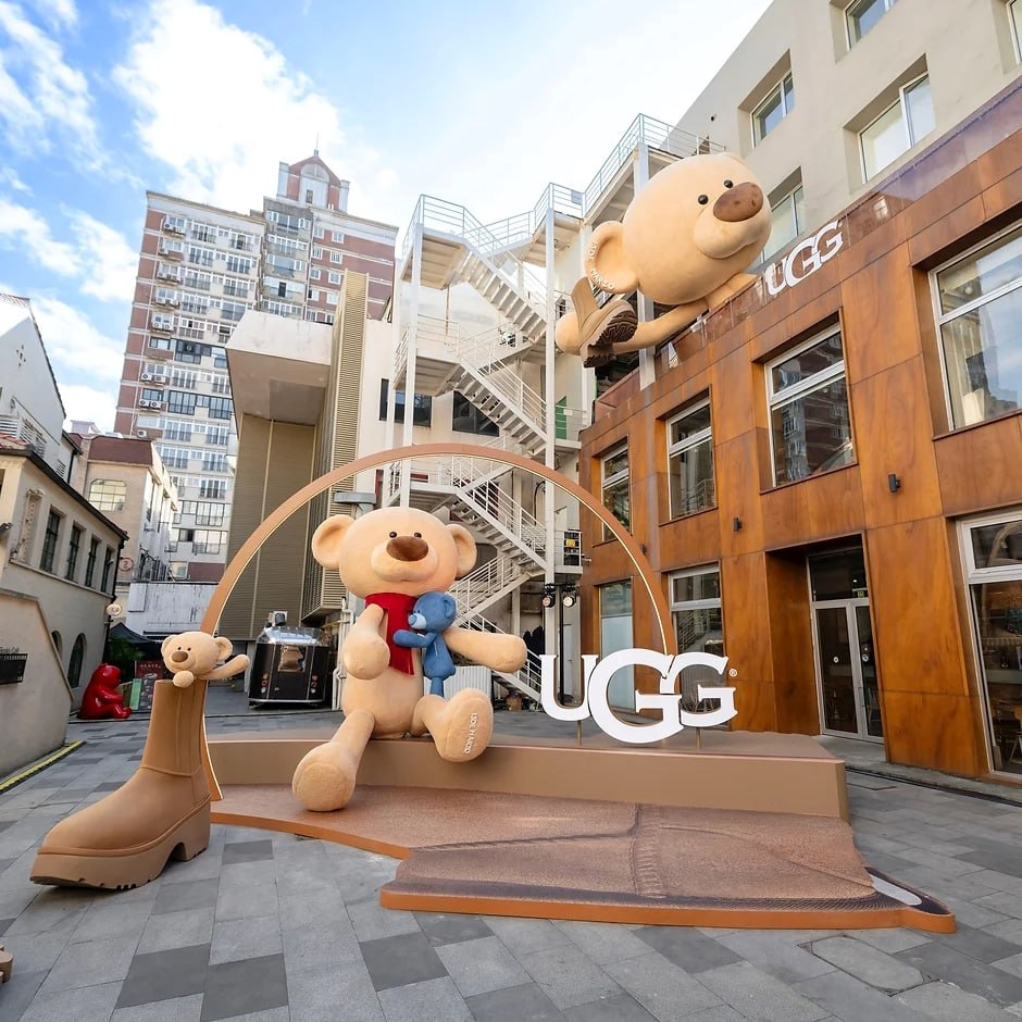 Ми-ми-мишный поп-ап-магазин Ugg в Шанхае
#ритейл #мода | Сетка — социальная сеть от hh.ru