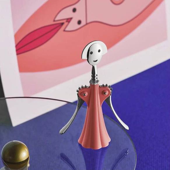 Бу! 👻Расслаблятница, #КотиЗаи мои 😜  
Если у вас нет друга в эту пятницу на бокальчик вина 🍷, то у меня для вас кое-что есть! 🤩  
Веселый собутыльник собеседник 🤭!
В крутом дизайне моего любимого брен... | Сетка — социальная сеть от hh.ru