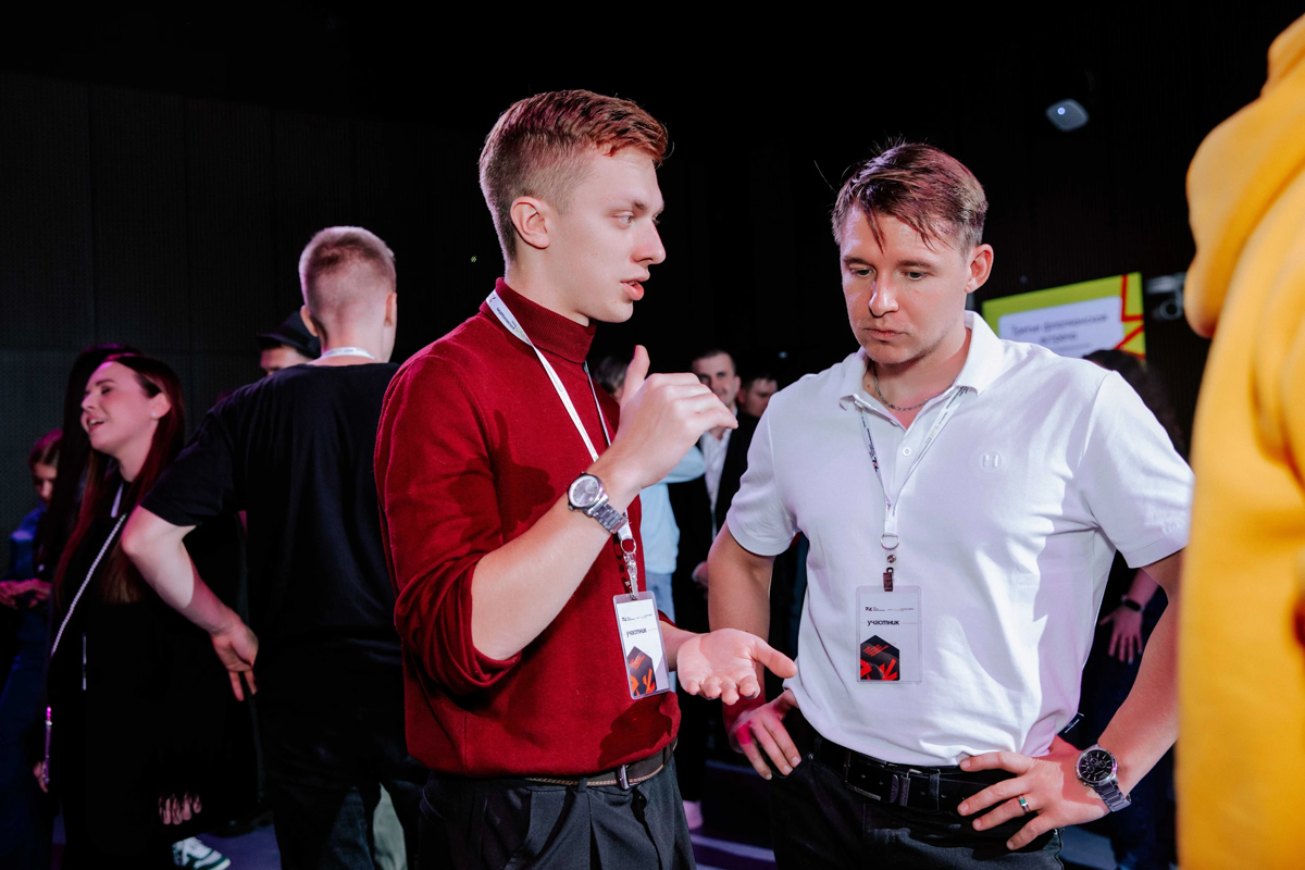 Третья флагманская встреча клуба молодых предпринимателей от РосМолодежь.Бизнеса.
Хотя это уже третий съезд, для меня это первое знакомство с клубом | Сетка — социальная сеть от hh.ru