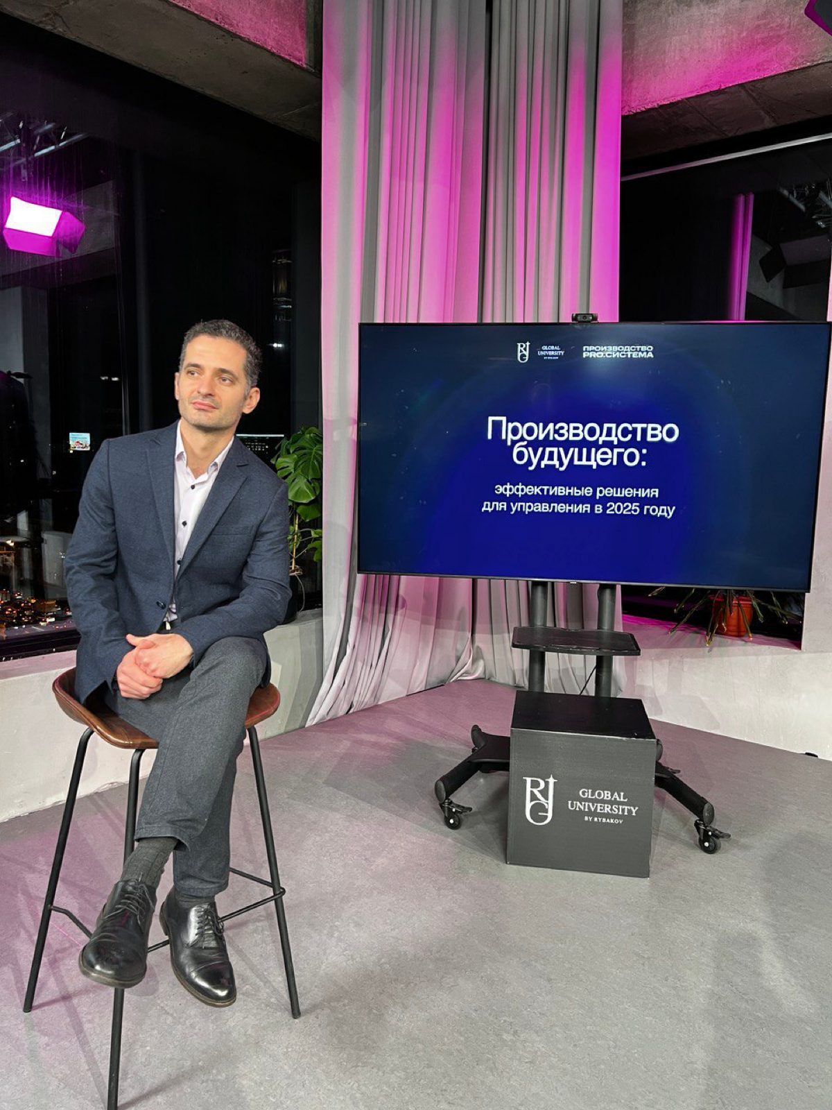 Принял участие в мероприятии Management 2025 — мероприятие для тех, кто уже сейчас готов строить будущее бизнеса | Сетка — социальная сеть от hh.ru