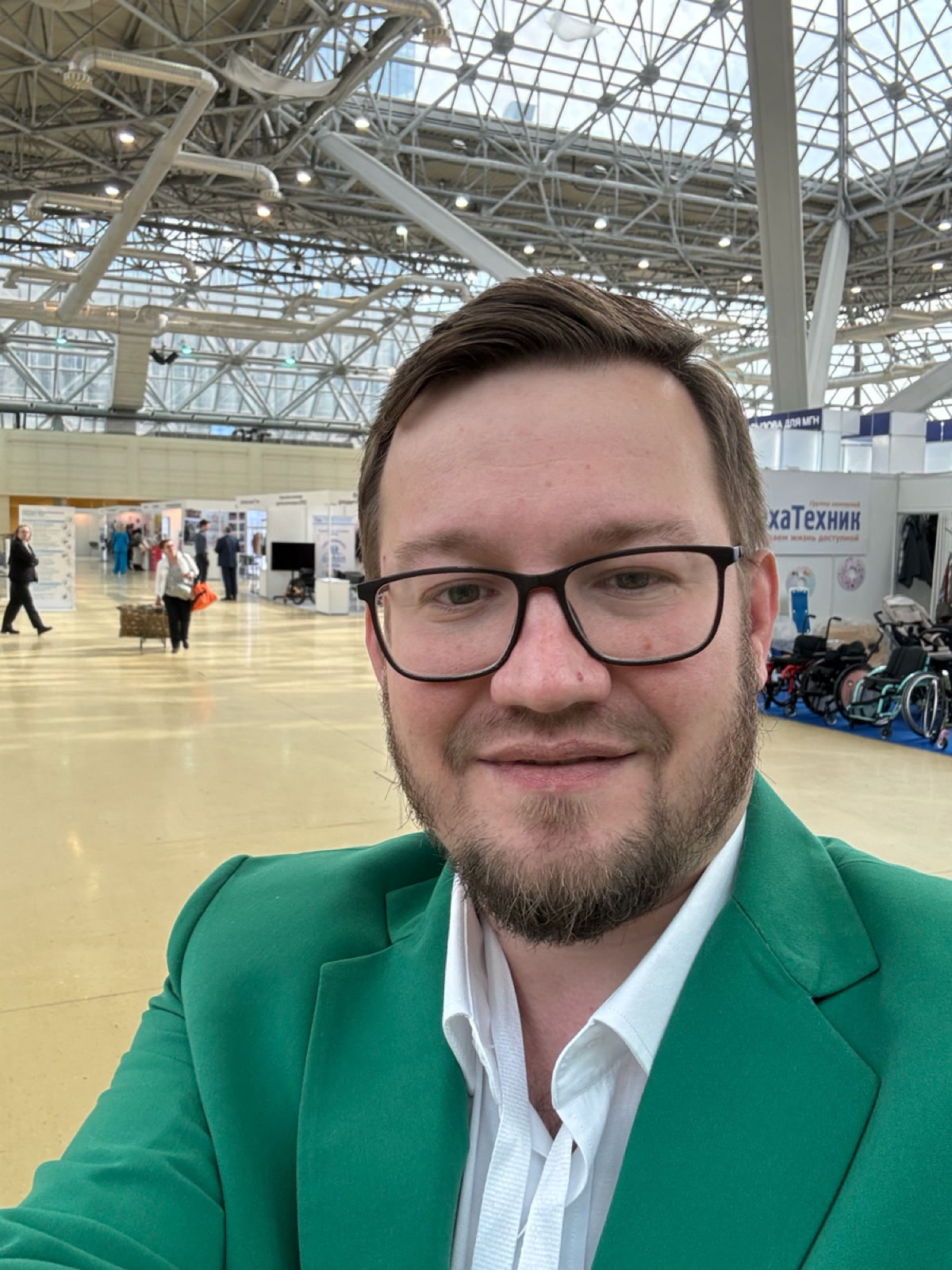 Пара слов обо мне✌️ Меня зовут Роман, по образованию я юрист, но свой фундамент начал и успешно развил в сфере недвижимости | Сетка — социальная сеть от hh.ru