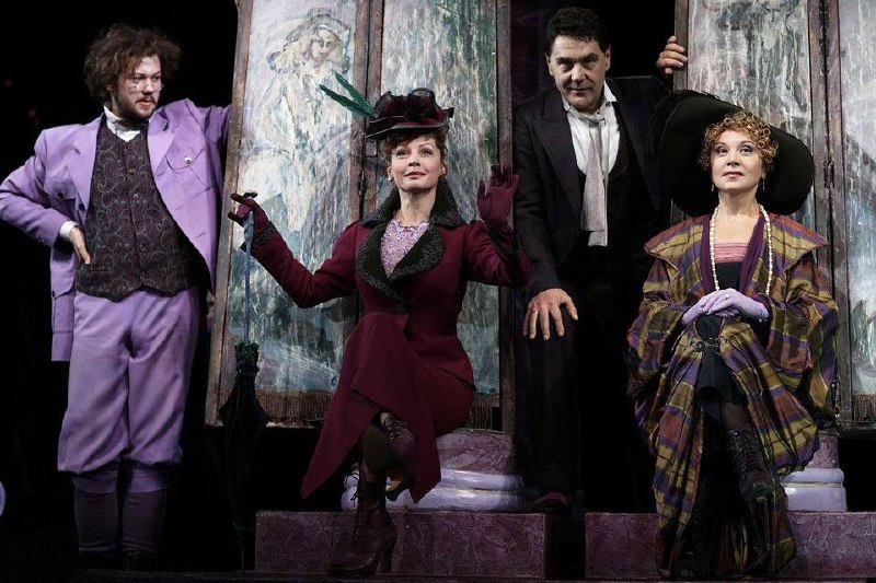 🎭 Бесплатный просмотр спектакля «Пигмалион»
13 ноября в 19:00
По знаменитой пьесе Бернарда Шоу про простую цветочницу, которая сталкивается с миром высшего общества⏭️Вход свободный, необходима регистр... | Сетка — социальная сеть от hh.ru
