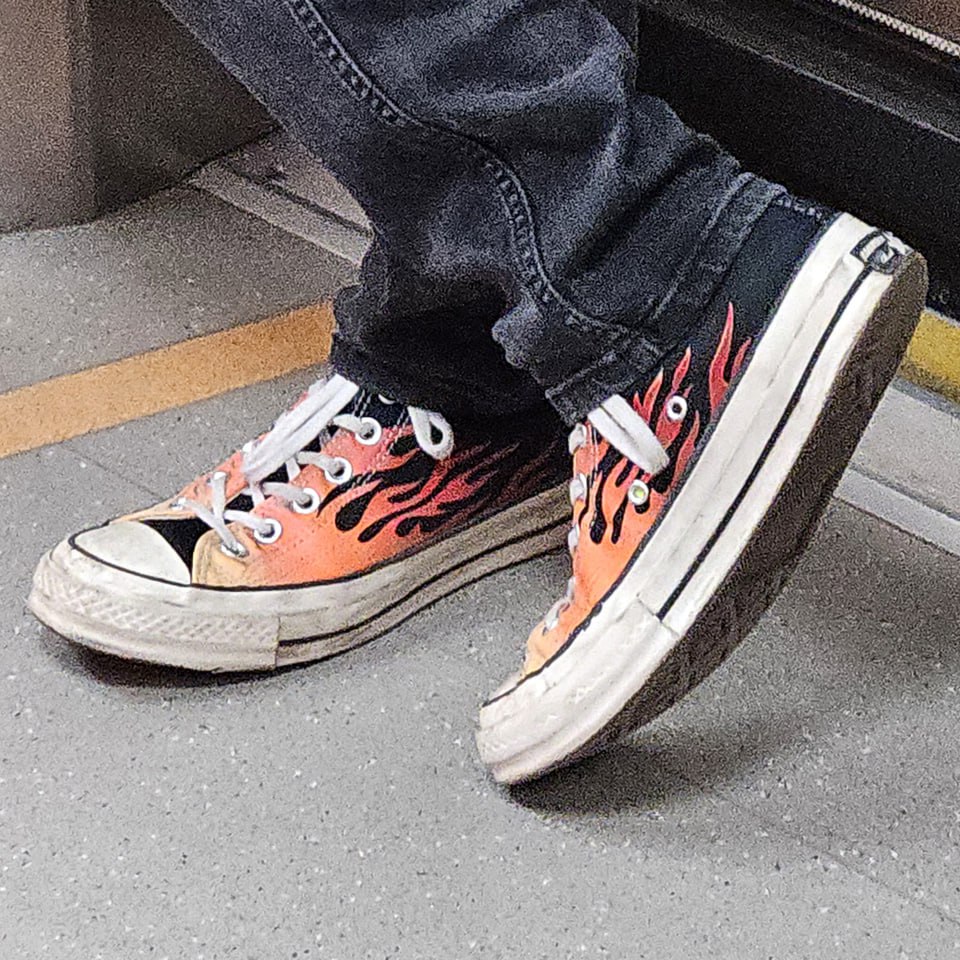 Вся страна на этой неделе!🔥🔥🔥
И о погоде 🌧
Сегодня в Москве дождь
Утром +2 🌧
Днём +8 🌧
Вечером +8 🌧
#обувь #ноябрь #2024г #ногимосковскогометро #NMMetro #метро #москва #огненный #чёрный #кеды | Сетка — социальная сеть от hh.ru