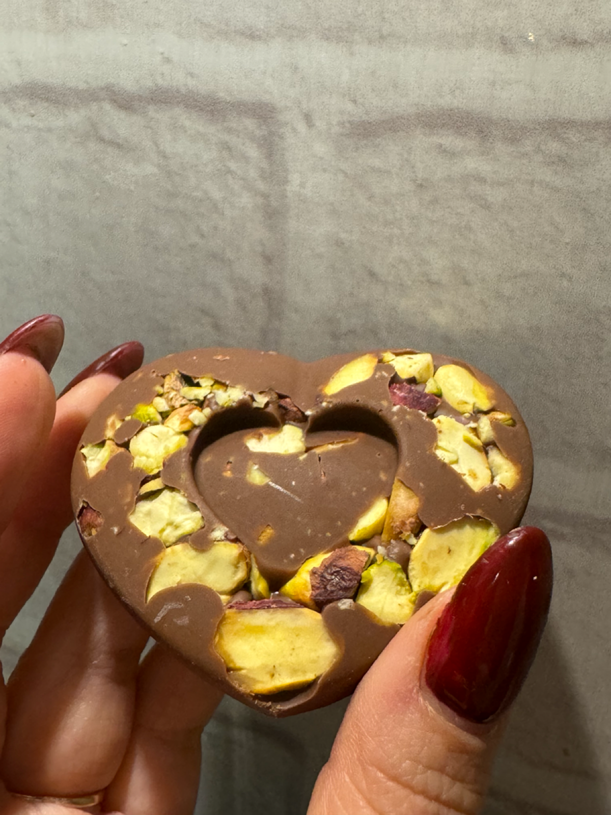Приветики
Я занимаюсь созданием прекраснейших шоколадных сердечек ♥️
Шоколад: темный, молочный, белый
Начинки: гранат, фисташка, ореховый микс, банан, киви, манго свежий, сухой манго, маршмеллоу 🤤
В б... | Сетка — социальная сеть от hh.ru