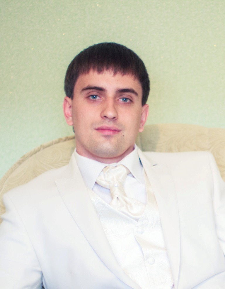 Андрей Костин