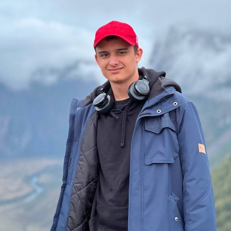 Кирилл Смирнов | Сетка — социальная сеть от hh.ru