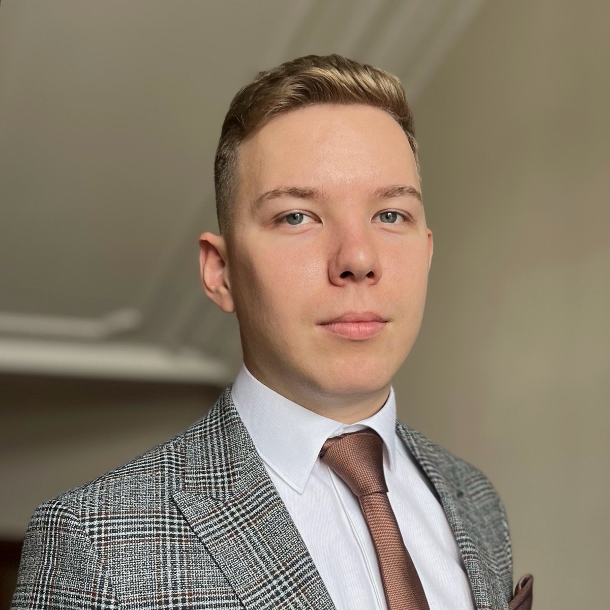 Денис Медведев