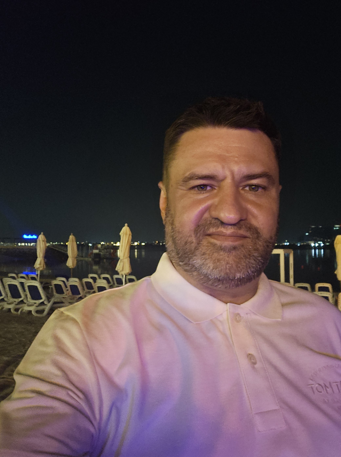 Закончился этот замечательный семинар 1С в Эмиратах, сегодня наикрутейший был тренинг  от суперспикера Владислава Бермуда, очень насыщенно и плотно, море инсайтов и после них намерений по реализации | Сетка — социальная сеть от hh.ru