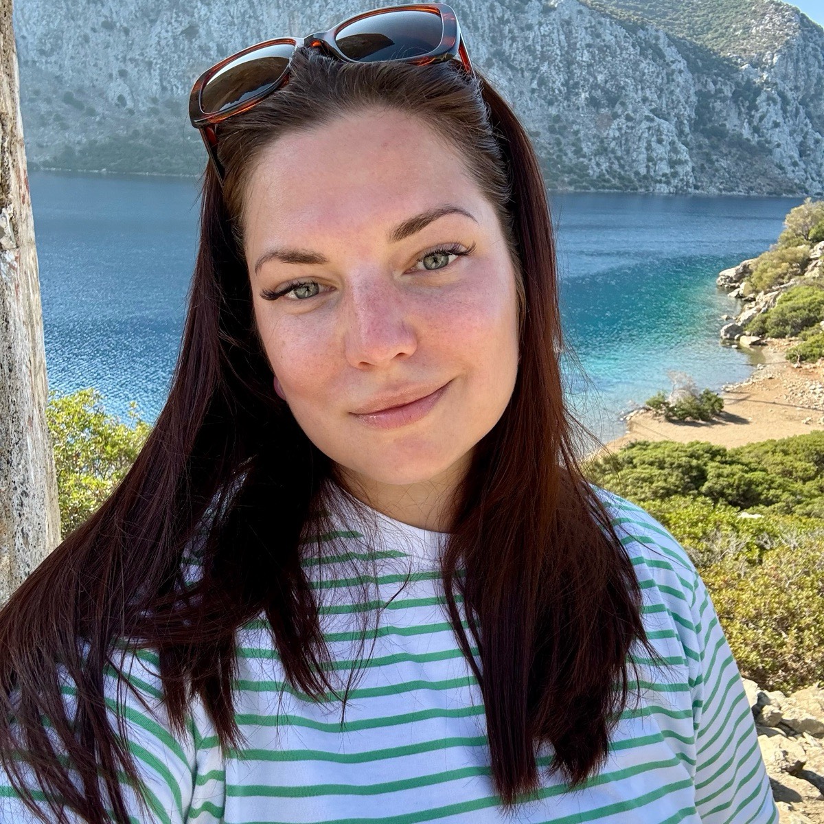 Арина Привезенова | Сетка — социальная сеть от hh.ru