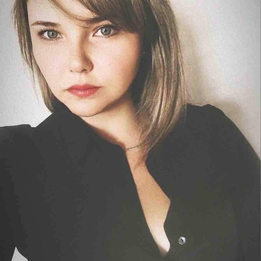 Алёна Бархатова