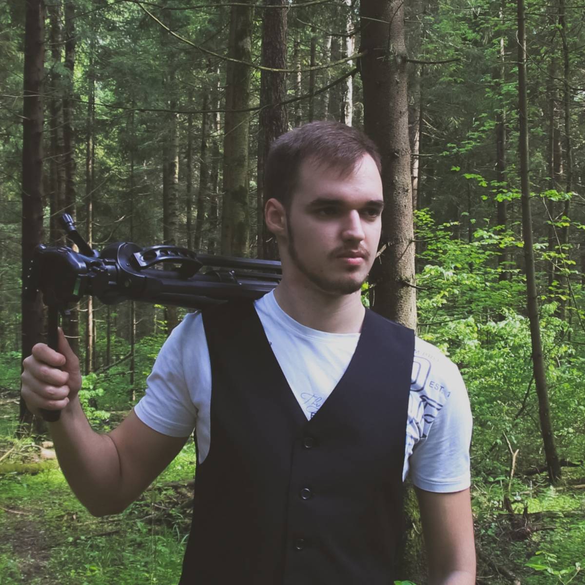 Леонид Ларин