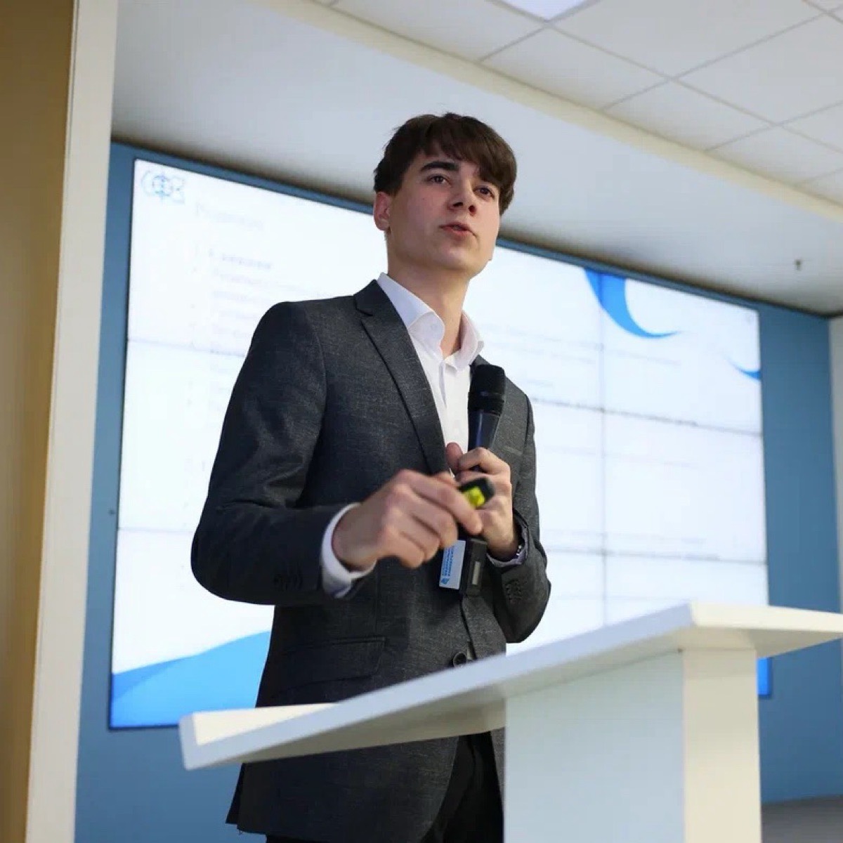 Игорь Новиков