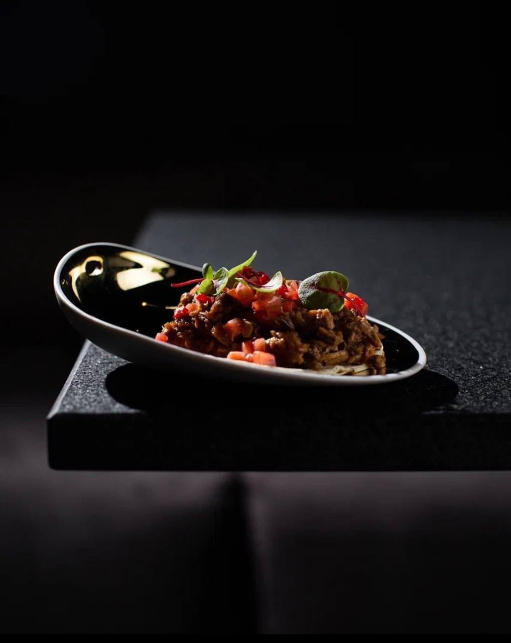 Посуда Roomers в проекте Lava Pan Asian Bar 🍤
Ознакомиться и купить можно в наших шоурумах:
Artplay, Н. Сыромятническая
улица, 10 стр2
Мясницкая ул, 13 стр3
Или на roomers.ru | Сетка — социальная сеть от hh.ru