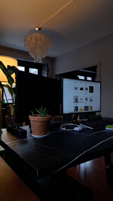 Мой home office 👩🏻‍💻🪴📚 | Сетка — социальная сеть от hh.ru