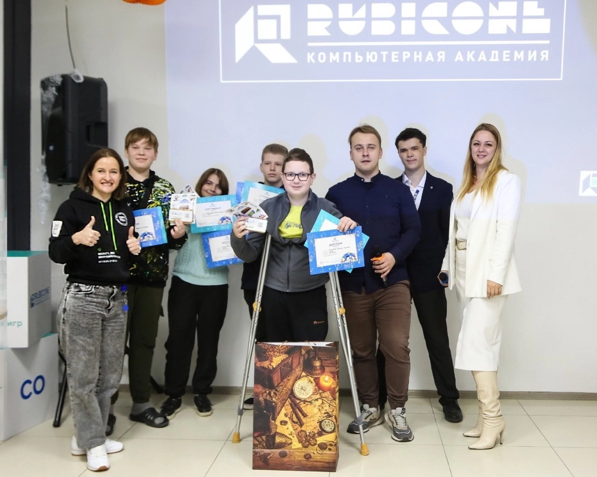 🚀 В пятницу в Компьютерной академии «Рубикон» награждали победителей осеннего хакатона, и наши коллеги – руководитель всех HR компании Александра Радина и HR-менеджер Марина Соколова – стали специальн... | Сетка — социальная сеть от hh.ru