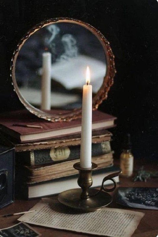 Свет мой, зеркальце, скажи…  
Пытаться усилить резюме самостоятельно – это как рассказывать себе перед зеркалом, что ты красивый | Сетка — социальная сеть от hh.ru